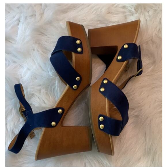 Crisscross Band Chunky Platform- Size 8.5 - Picture 9 of 12